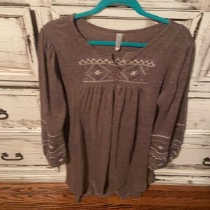 Hi/low Tunic with great detail